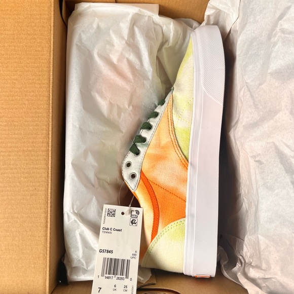 New Rebook  Unisex sneakers size 7 - Picture 3 of 9